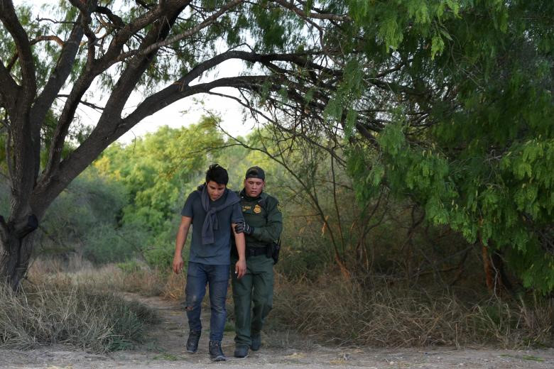 Khi giấc mơ Mỹ dừng chân ở những ruộng mía vùng biên